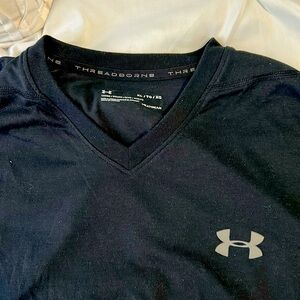 Under Armour mens XL v neck t shirt black